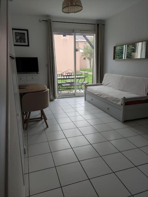 La Provencale Appartement Saint-Saturnin-lès-Avignon Buitenkant foto