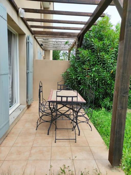 La Provencale Appartement Saint-Saturnin-lès-Avignon Buitenkant foto